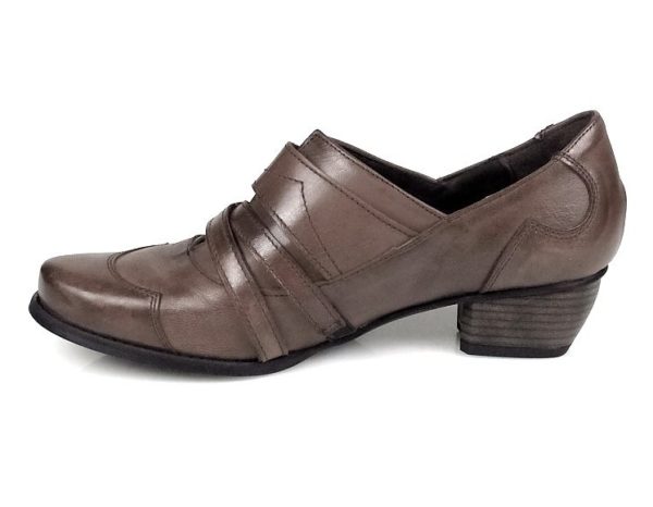 zapatos de mujer marrones. u788