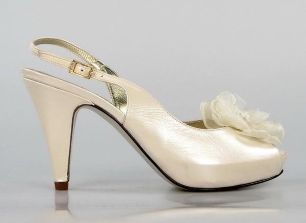 zapatos de novia con flor. o800